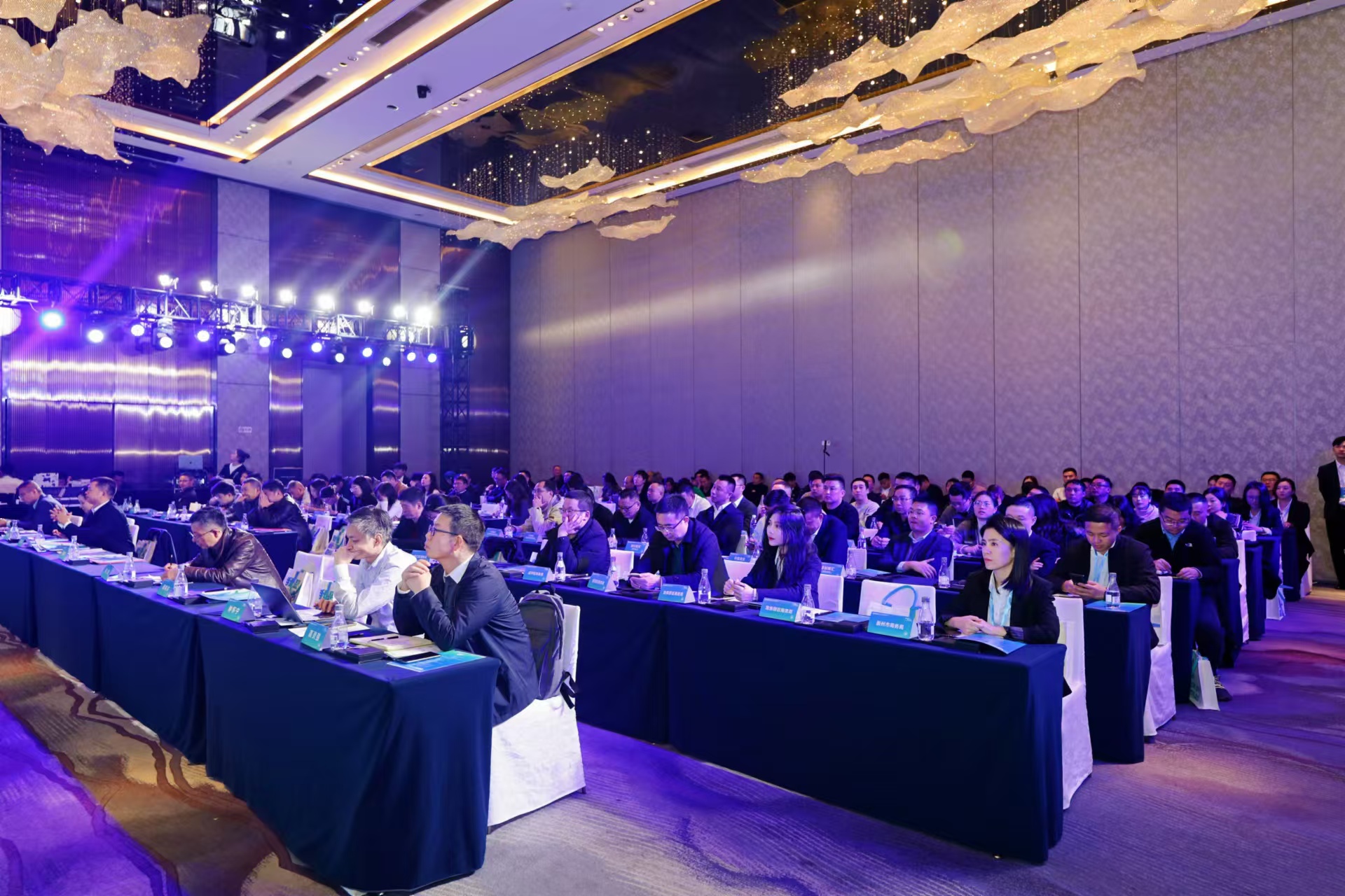 以生态“含绿量”提升发展“含金量”,成都这场推介会集中签约企业11家! 以生态“含绿量”提升发展“含金量”,成都这场推介会集中签约企业11家!